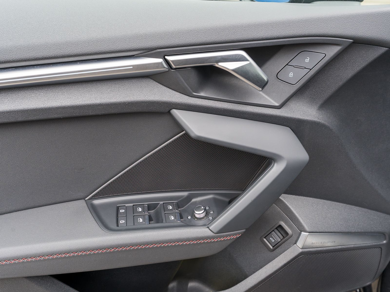 Fahrzeugabbildung Audi S3 Sportback 2.0TFSI quattro Stron RFK LEDER B&O