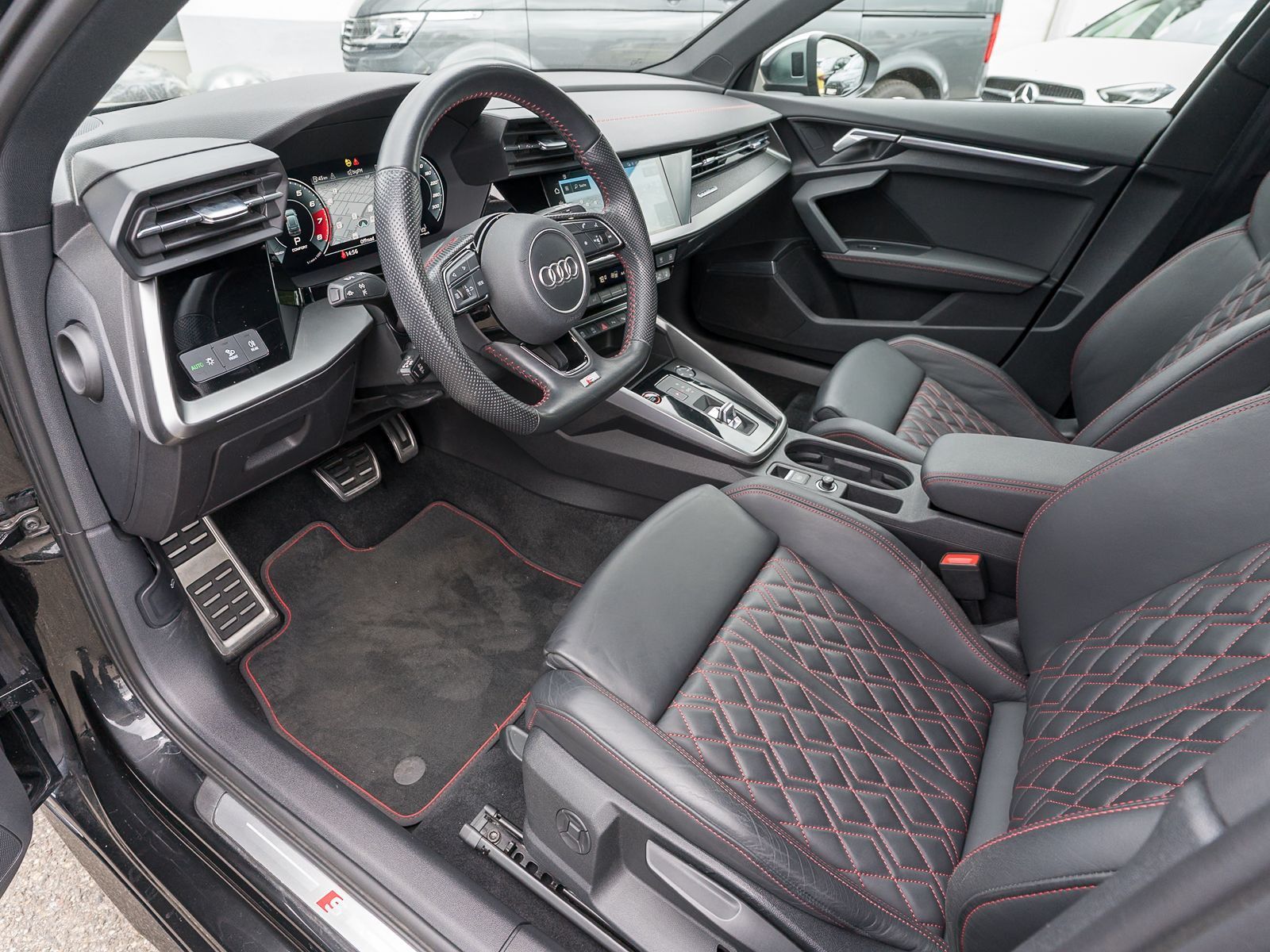 Fahrzeugabbildung Audi S3 Sportback 2.0TFSI quattro Stron RFK LEDER B&O