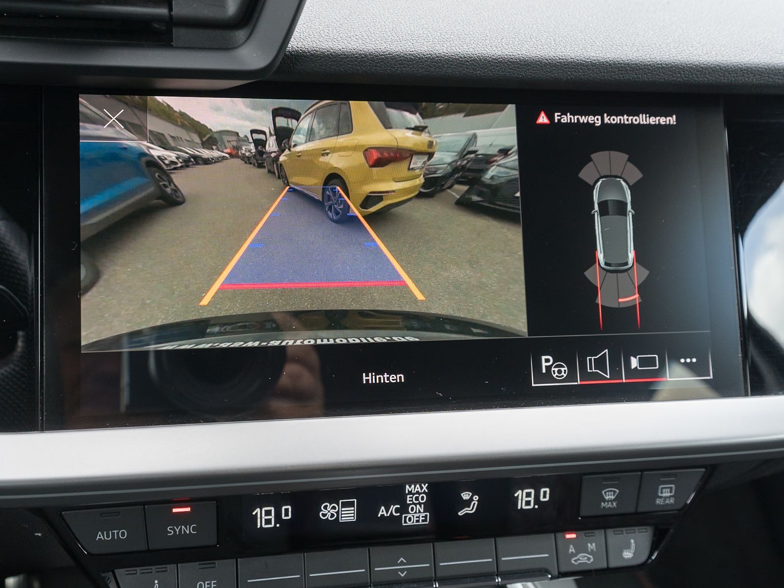 Fahrzeugabbildung Audi S3 Sportback 2.0TFSI quattro Stron RFK LEDER B&O