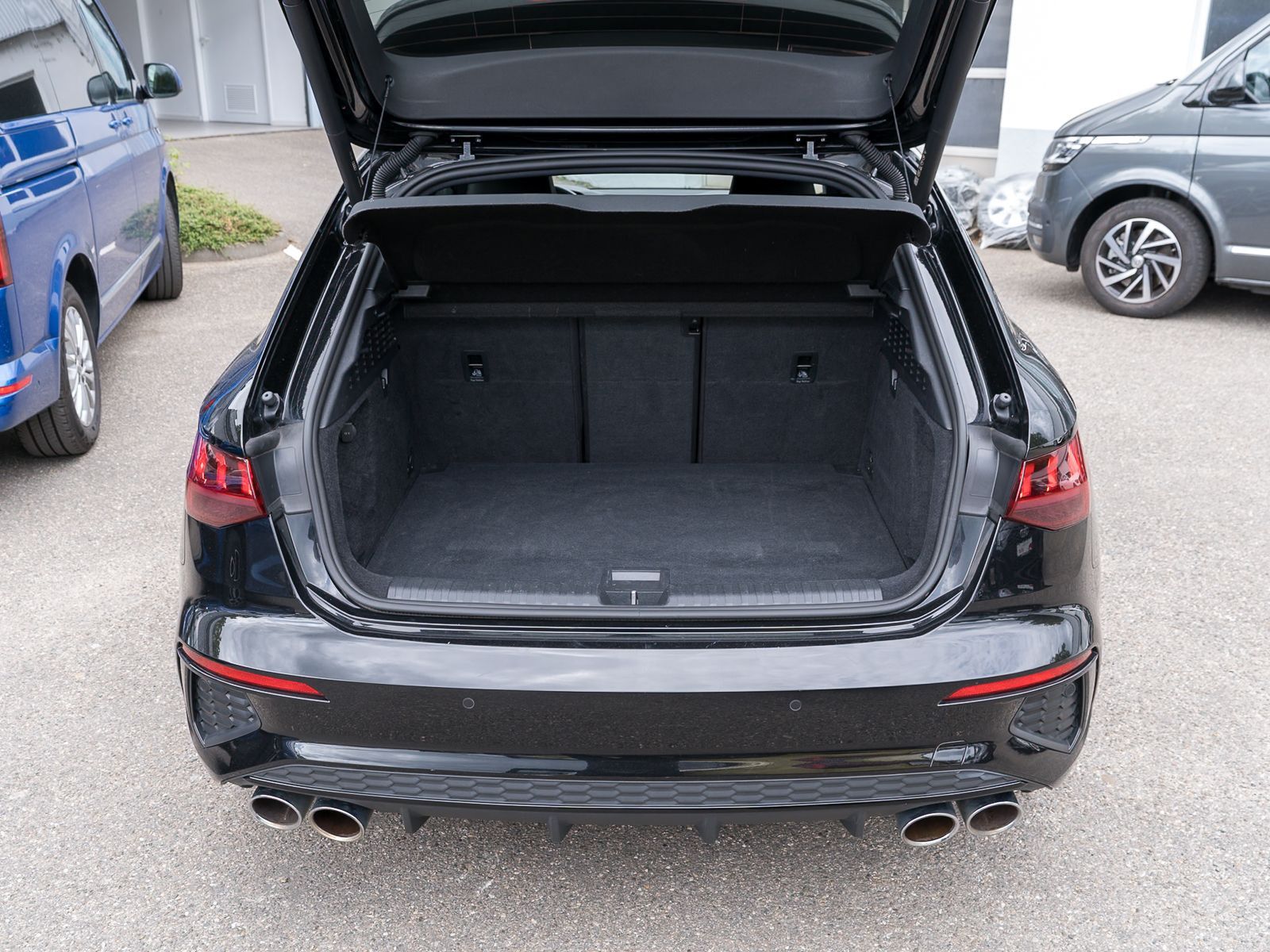 Fahrzeugabbildung Audi S3 Sportback 2.0TFSI quattro Stron RFK LEDER B&O