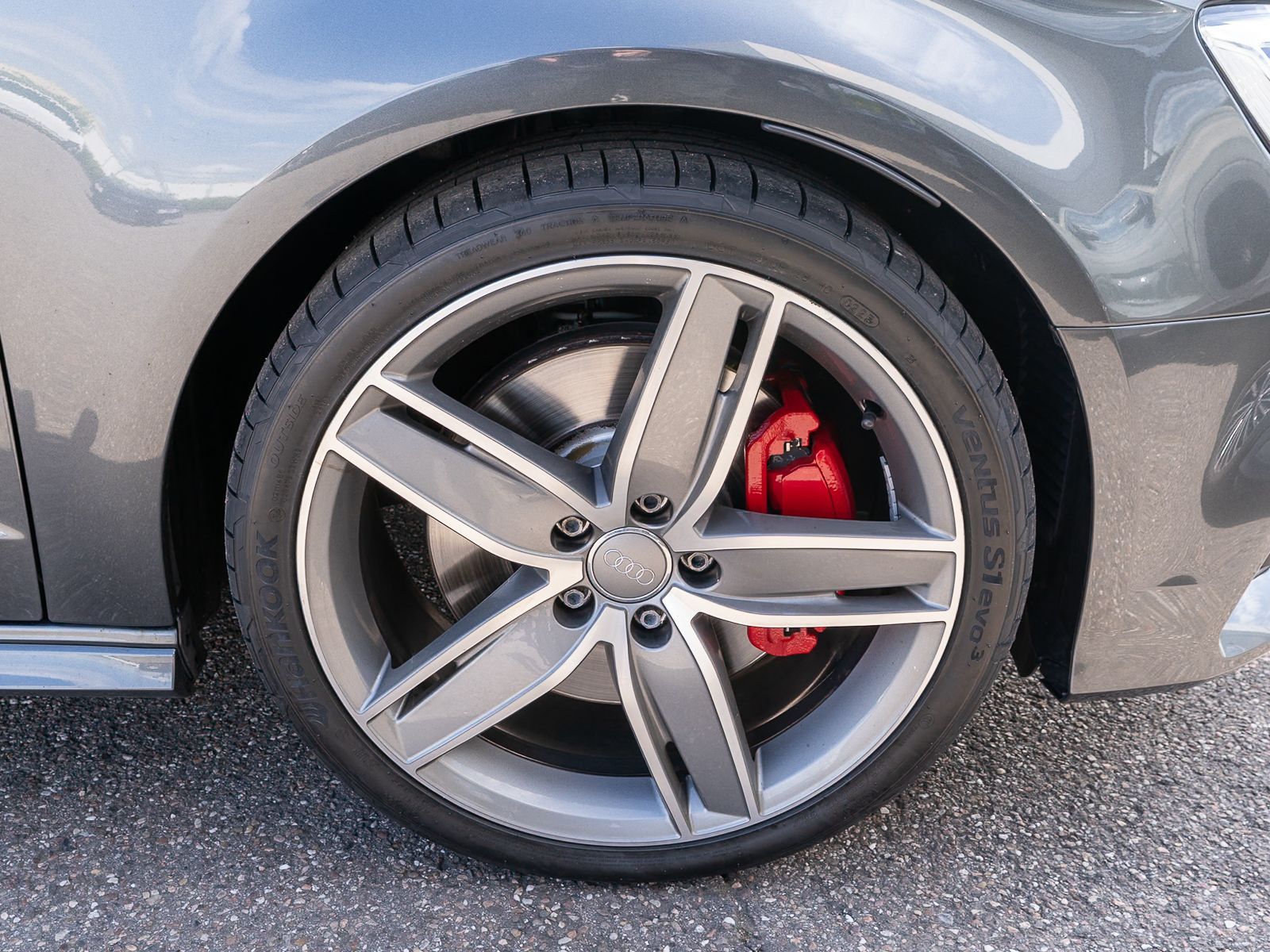 Fahrzeugabbildung Audi S3 Sportback 2.0TFSI quattro Stronic LED RFK B&O