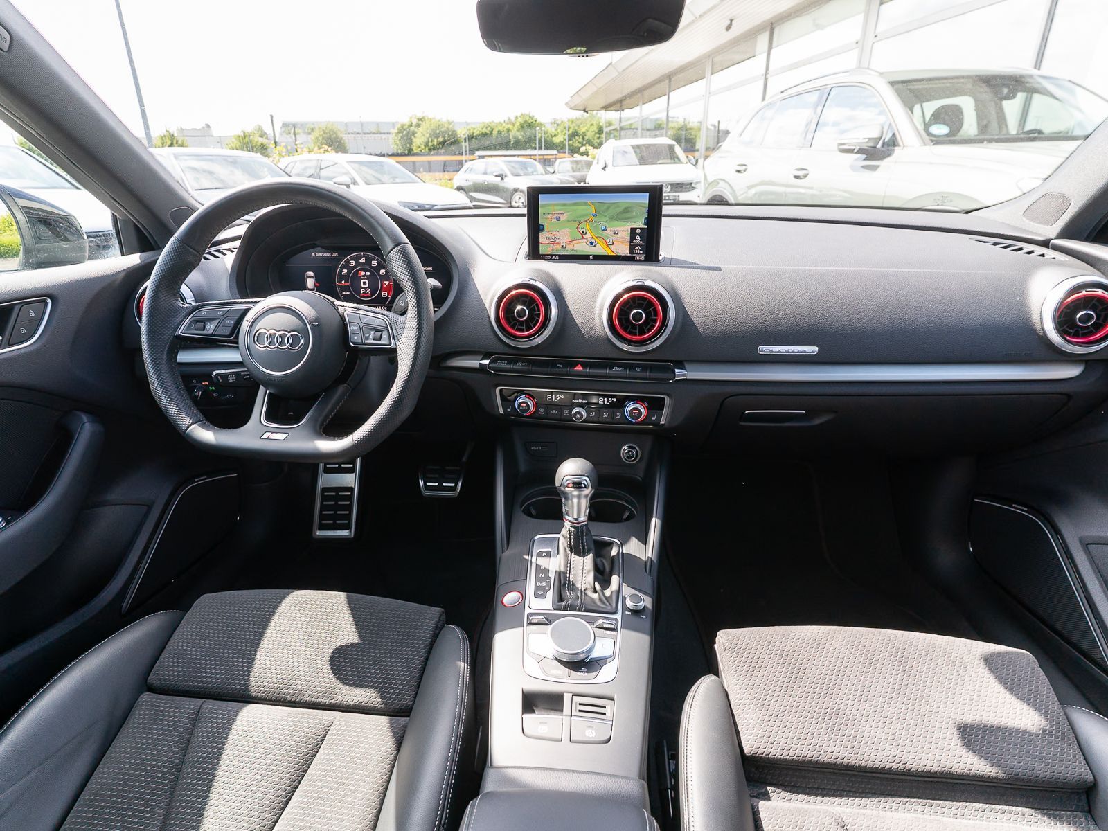 Fahrzeugabbildung Audi S3 Sportback 2.0TFSI quattro Stronic LED RFK B&O