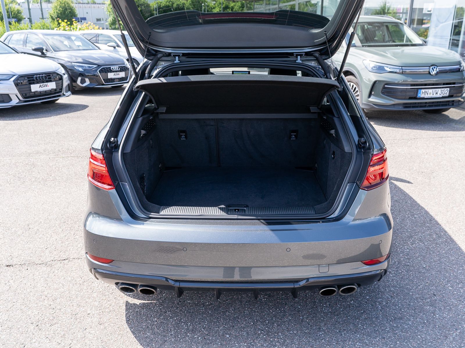 Fahrzeugabbildung Audi S3 Sportback 2.0TFSI quattro Stronic LED RFK B&O