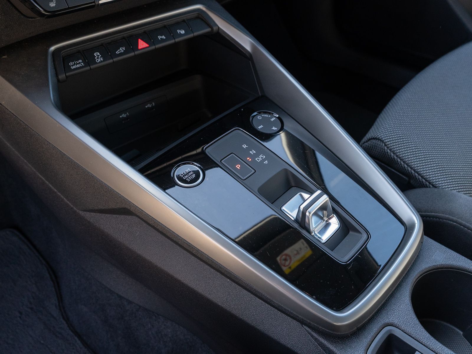 Fahrzeugabbildung Audi A3 Sportback S line 40TFSI e Stroni LED Navi RFK