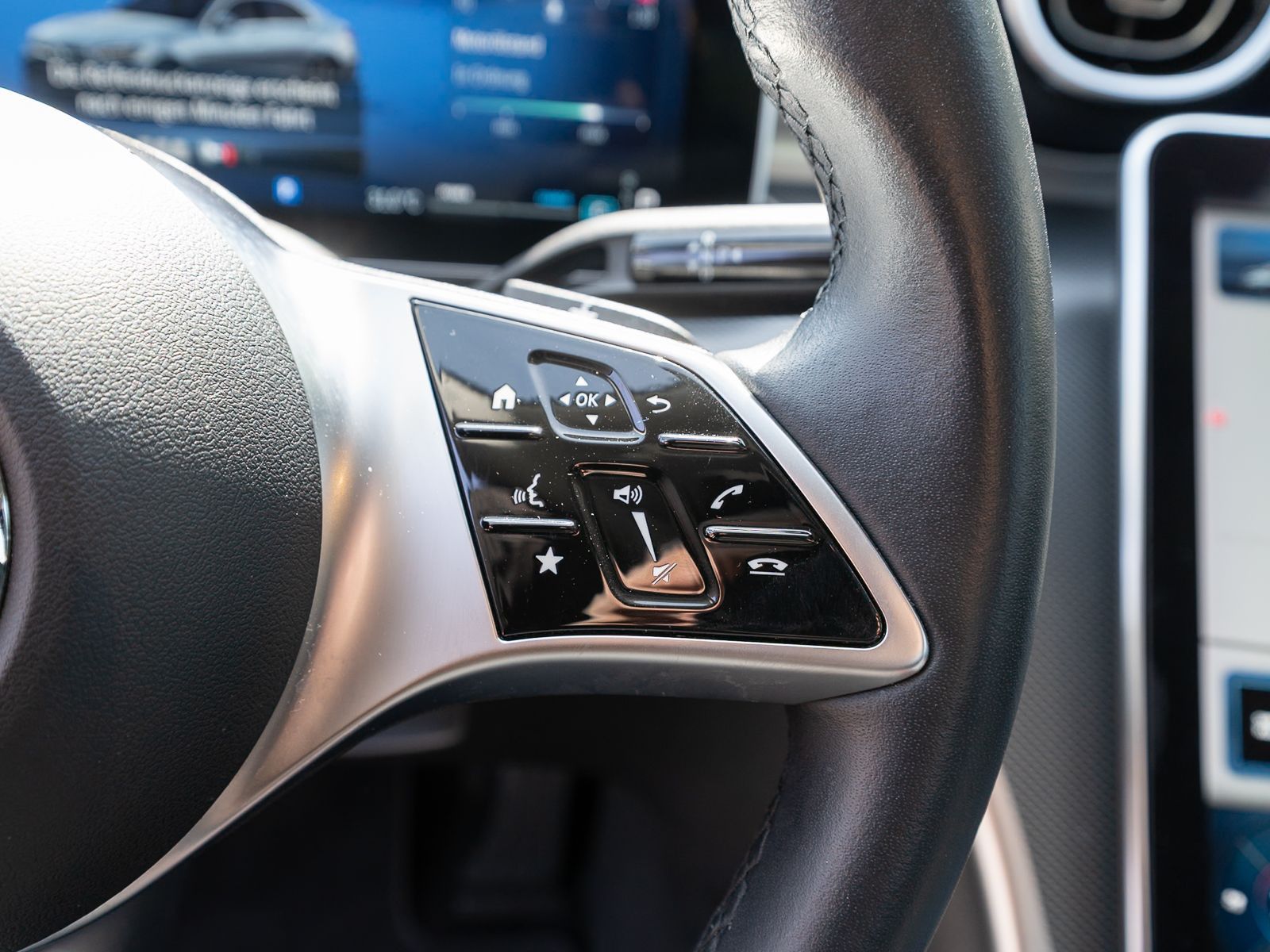 Fahrzeugabbildung Mercedes-Benz C 180 Avantgarde LED Navi RFK SHZ Tempomat