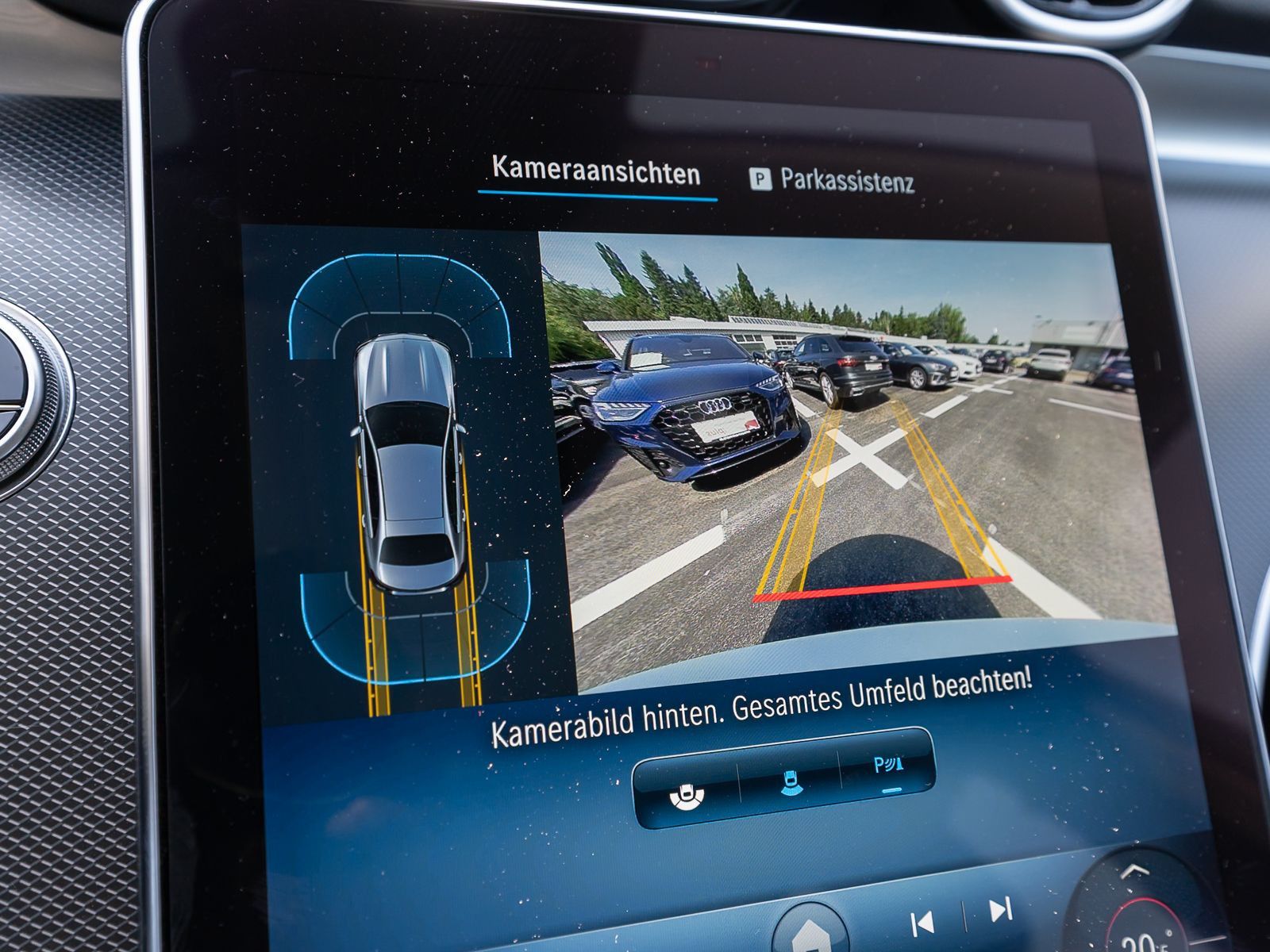 Fahrzeugabbildung Mercedes-Benz C 180 Avantgarde LED Navi RFK SHZ Tempomat