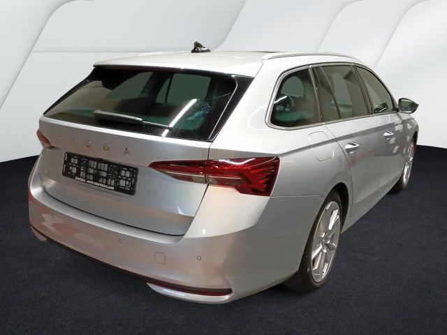 Fahrzeugabbildung SKODA Octavia Combi Selection 2,0TDI DSG Pano 360° AHK