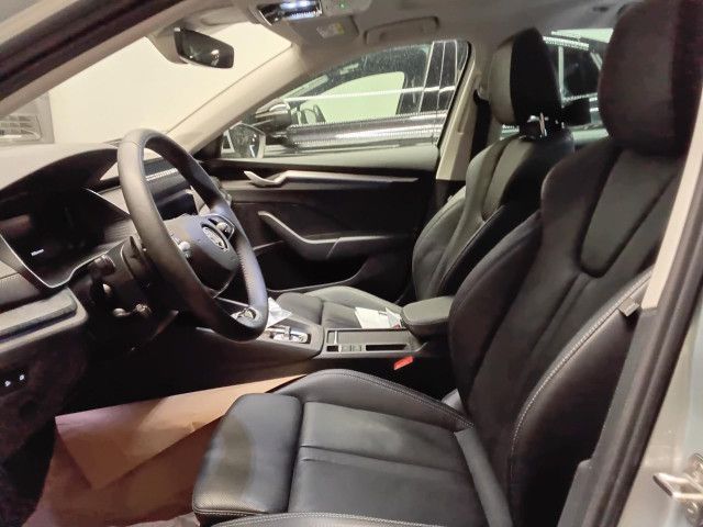 Fahrzeugabbildung SKODA Octavia Combi Selection 2,0TDI DSG Pano 360° AHK