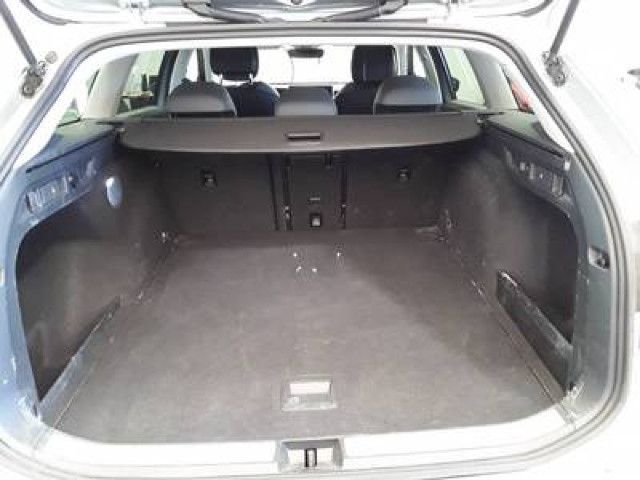 Fahrzeugabbildung Volkswagen Passat Variant Business 2,0 TDI DSG LED NAVI AHK