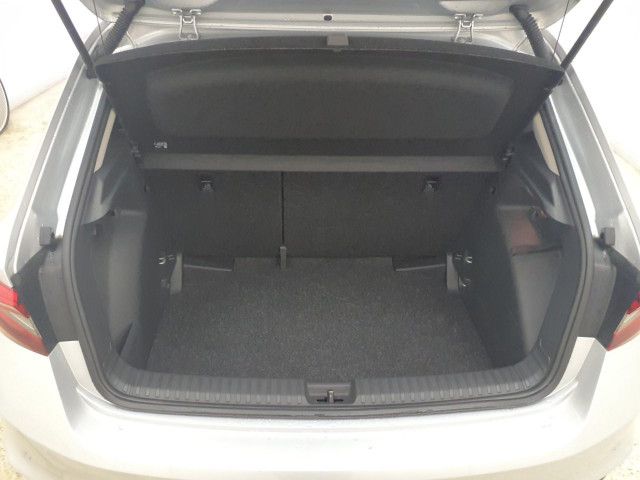 Fahrzeugabbildung SKODA Fabia Selection 1,0 TSI DSG LED NAVI PANO RFK VC