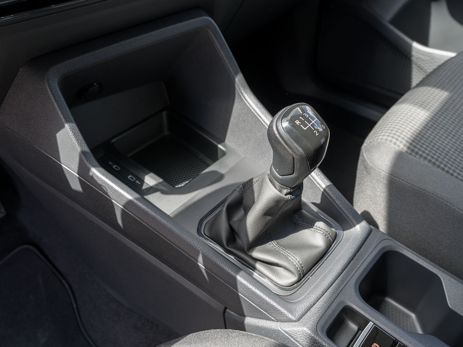 Fahrzeugabbildung Volkswagen Caddy Cargo Maxi 2.0 TDI Navi Klima PDC Tempomat