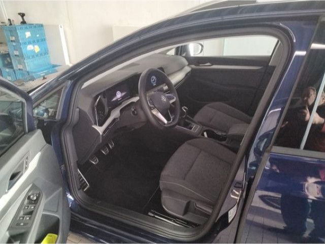 Fahrzeugabbildung Volkswagen Golf Variant Life Move 1,0 TSI LED NAVI AHK RFK
