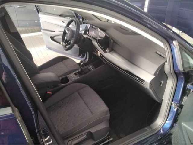 Fahrzeugabbildung Volkswagen Golf Variant Life Move 1,0 TSI LED NAVI AHK RFK