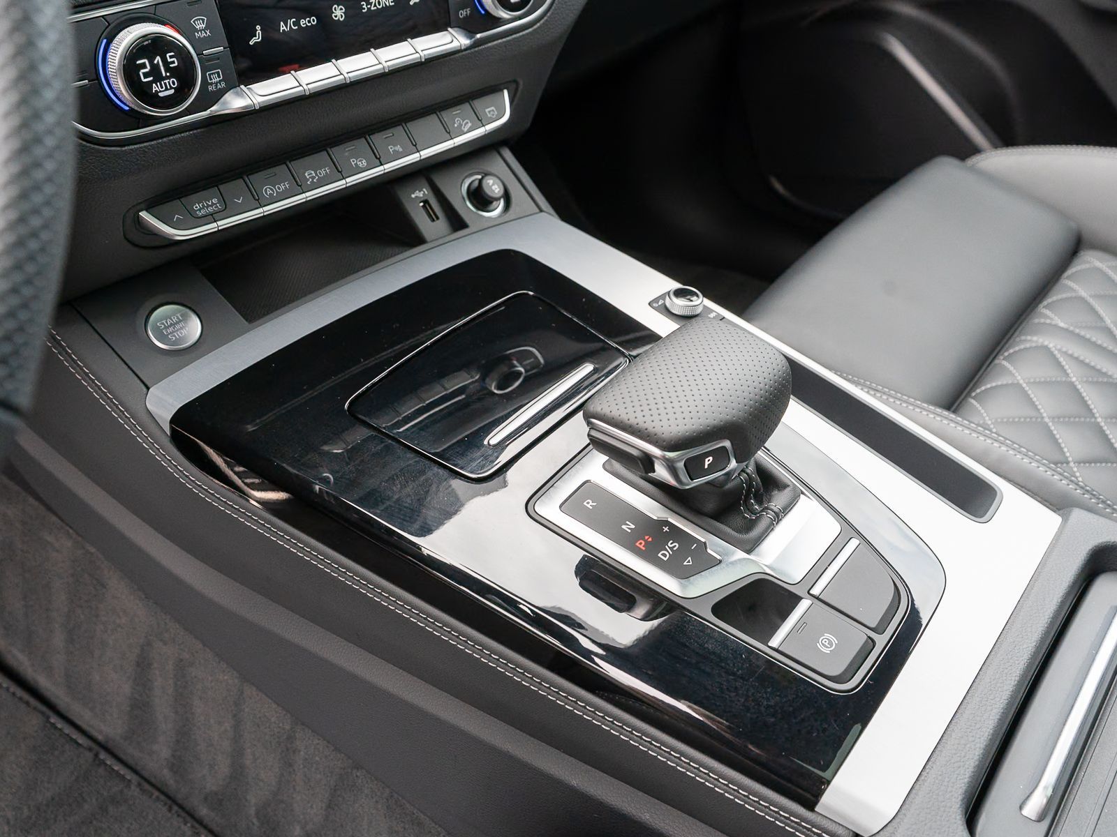 Fahrzeugabbildung Audi Q5 Advanced S line 45TFSI quattro Stron AHK PANO