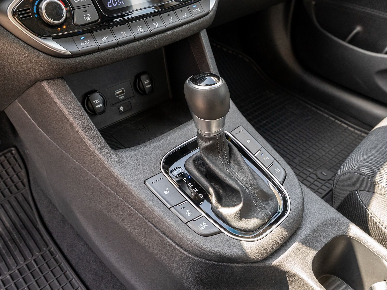 Fahrzeugabbildung Hyundai i30 Trend 1.0 T-GDI DCT Navi LED RFK SHZ