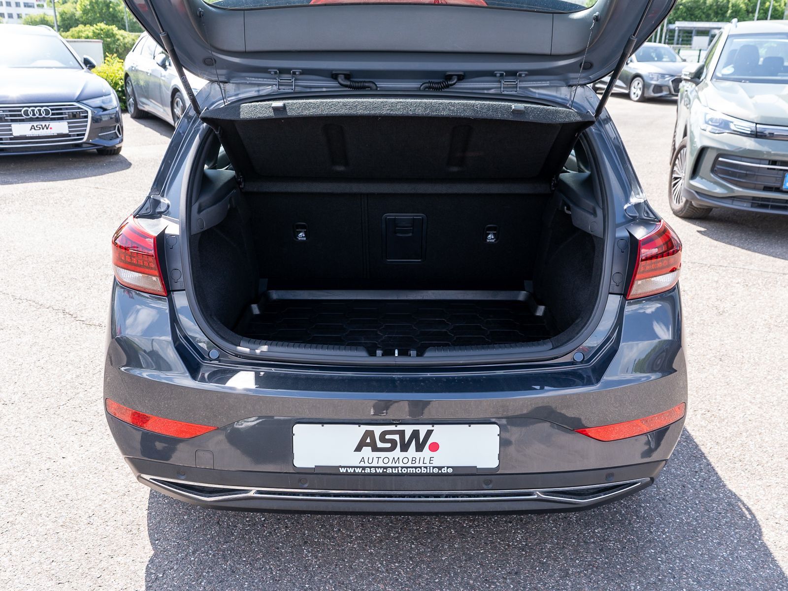 Fahrzeugabbildung Hyundai i30 Trend 1.0 T-GDI DCT Navi LED RFK SHZ
