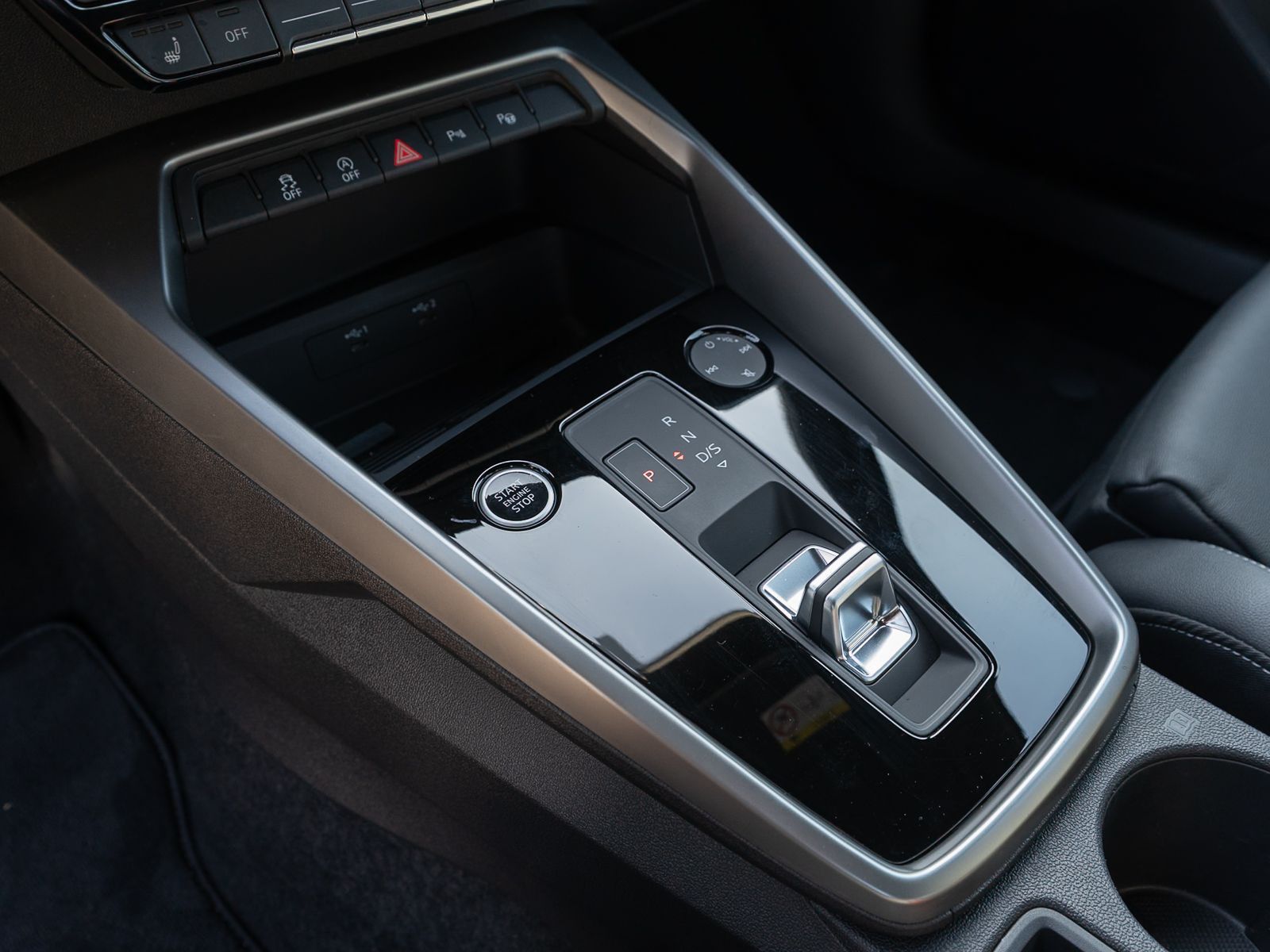 Fahrzeugabbildung Audi A3 Sportback S line 35 TDI Stron NAVI B&O HUD VC