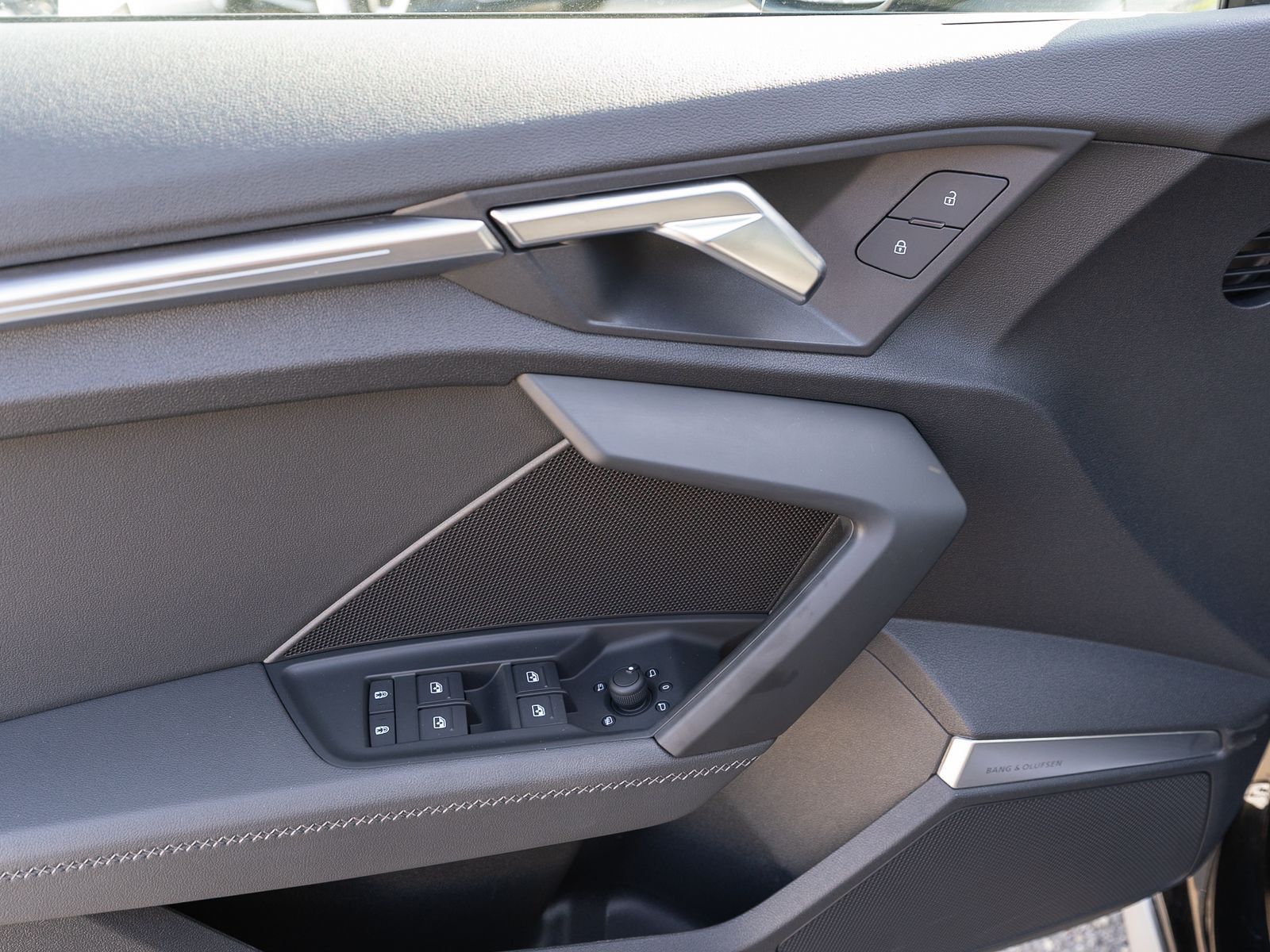 Fahrzeugabbildung Audi A3 Sportback S line 35 TDI Stron NAVI B&O HUD VC