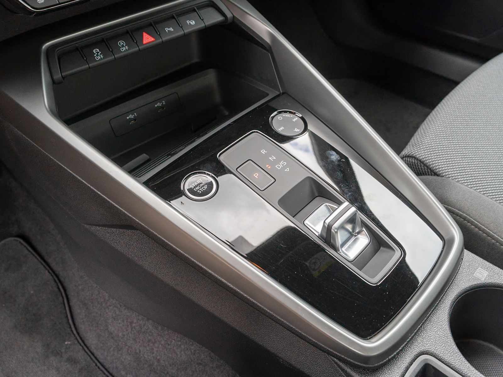 Fahrzeugabbildung Audi A3 Limousine advanced 30TDI S tronic LED NAVI VC