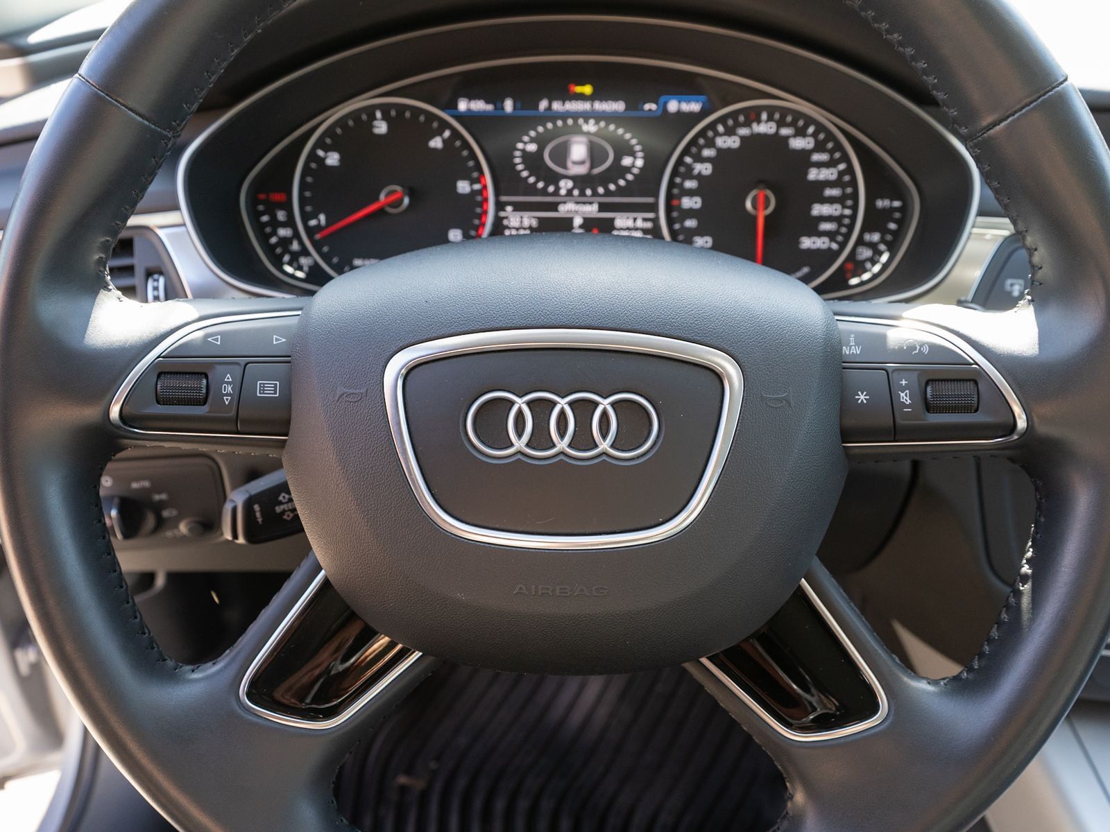 Fahrzeugabbildung Audi A6 Avant 3.0 TDI Avant quattro S line NAVI AHK