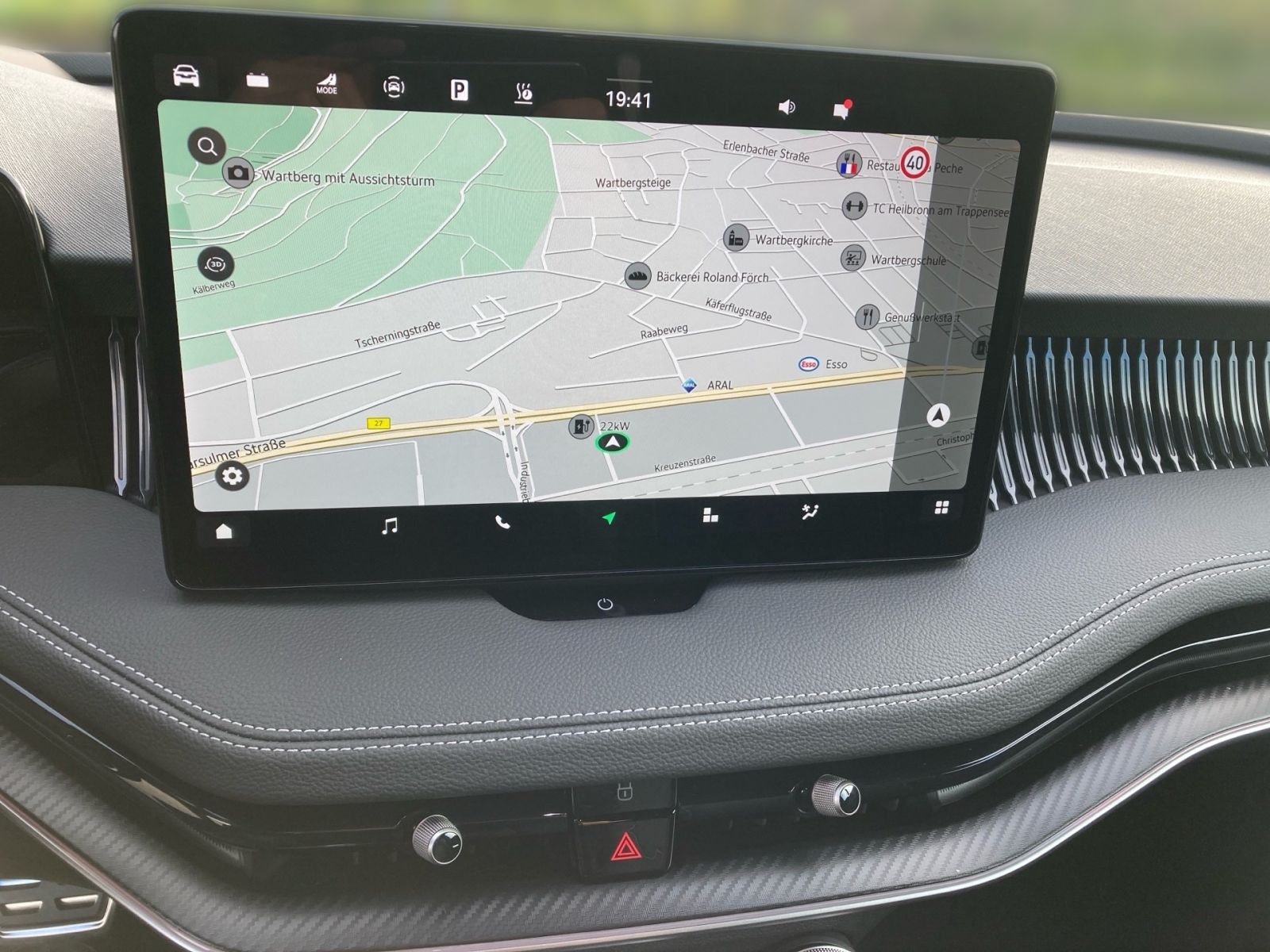 Fahrzeugabbildung SKODA Superb Combi Sportline 1,5 TSI iV 204PS DSG AHK