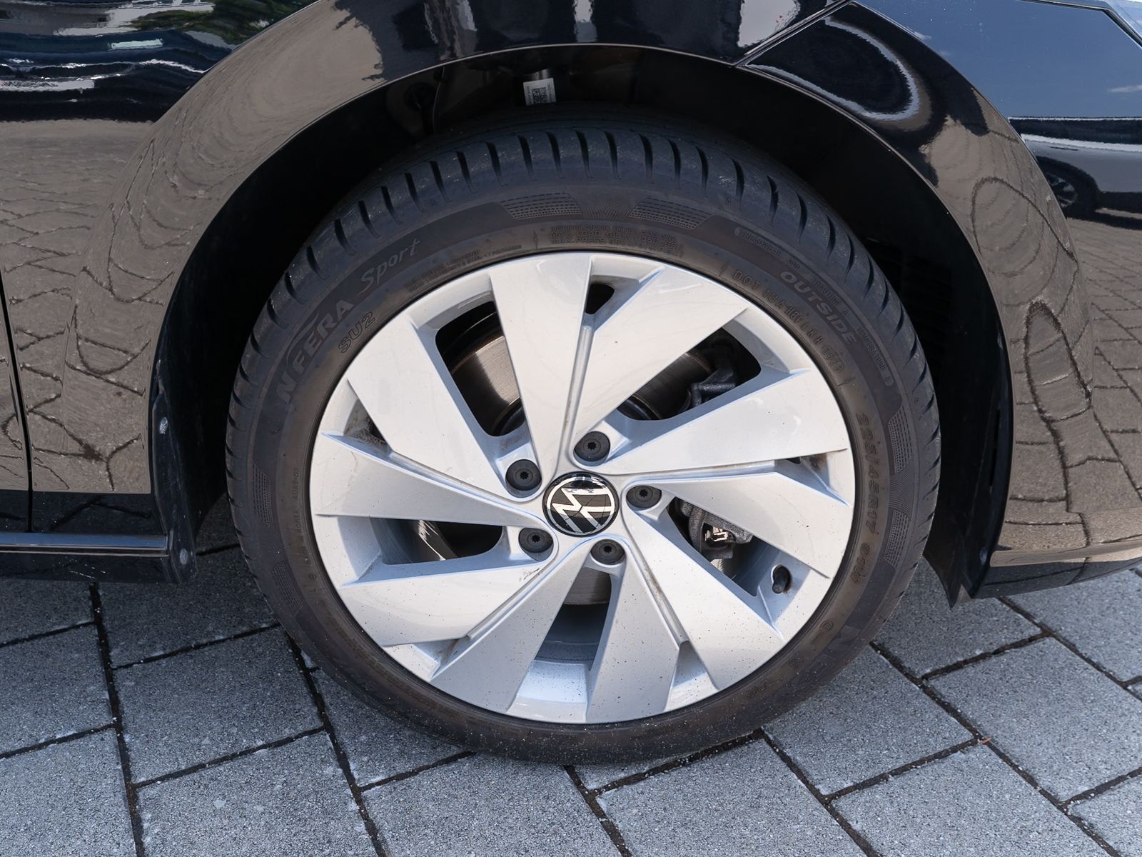 Fahrzeugabbildung Volkswagen Golf Style 2.0 TSI DSG LED Navi RFK PDC SHZ