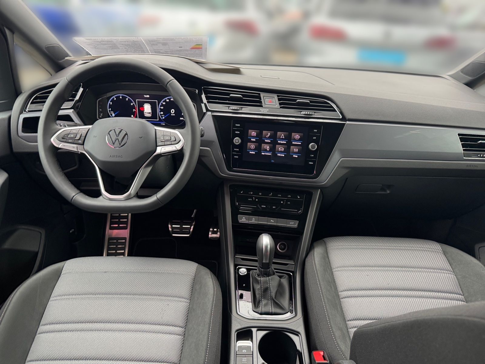 Fahrzeugabbildung Volkswagen Touran Highline 1.5 TSI 110kW(150PS) DSG | AHK