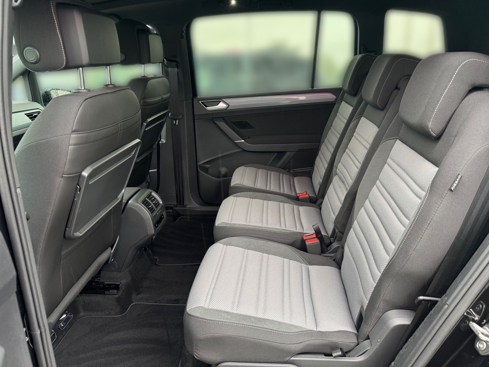 Fahrzeugabbildung Volkswagen Touran Highline 1.5 TSI 110kW(150PS) DSG | AHK
