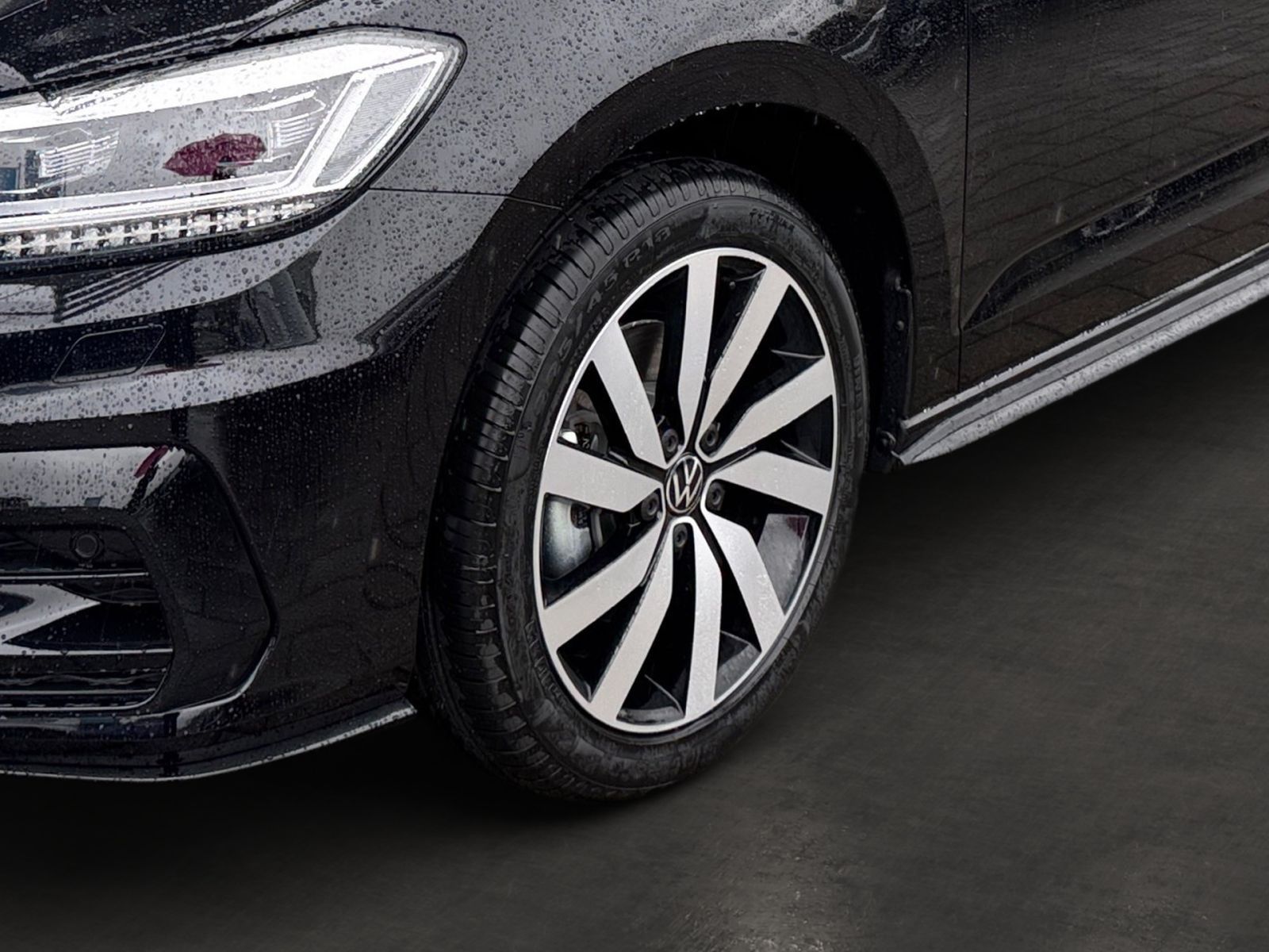 Fahrzeugabbildung Volkswagen Touran Highline 1.5 TSI 110kW(150PS) DSG | AHK