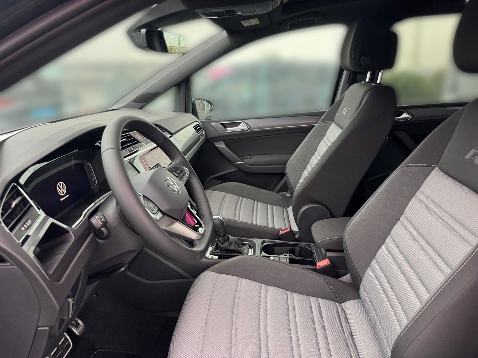 Fahrzeugabbildung Volkswagen Touran Highline 1.5 TSI 110kW(150PS) DSG | AHK
