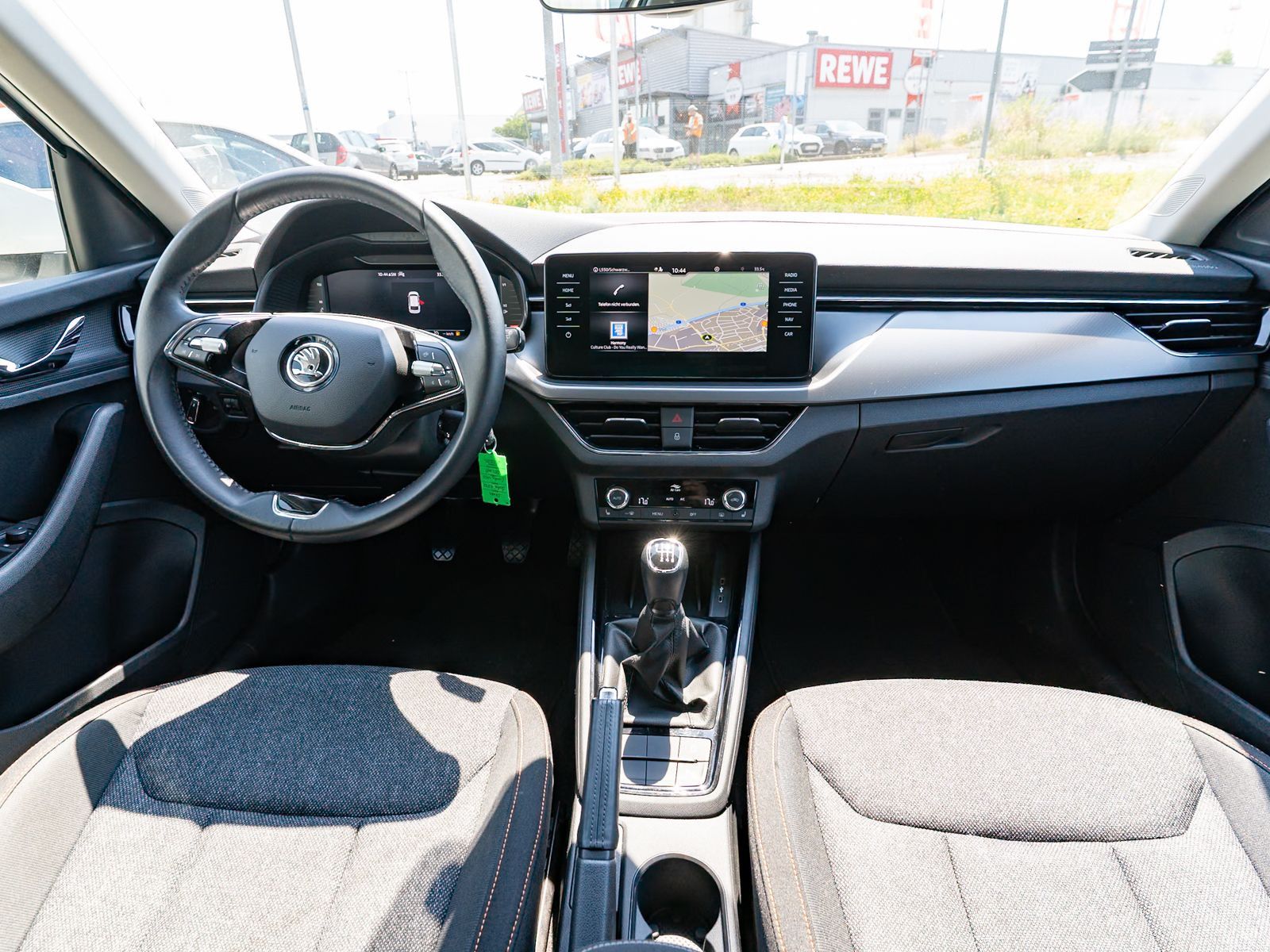 Fahrzeugabbildung SKODA Scala Clever 1.5 TSI LED Navi PDC SHZ VC