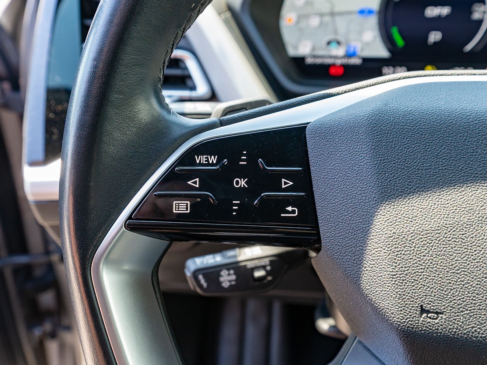 Fahrzeugabbildung Audi Q4 e-tron Matrix Navi RFK SHZ Wärmepumpe HUD AHK