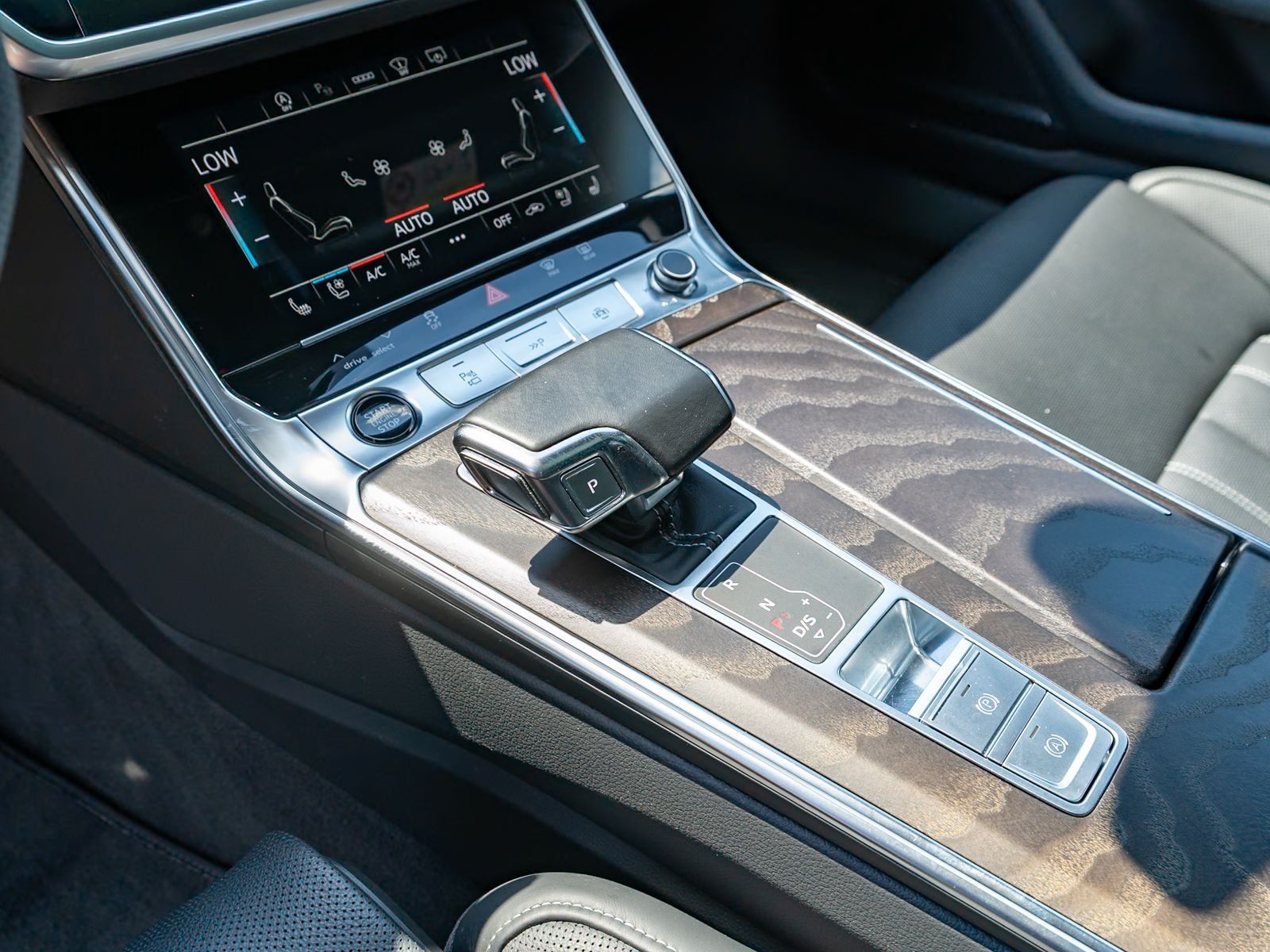 Fahrzeugabbildung Audi A6 Avant S line 50TDI quattro Navi Matrix Pano