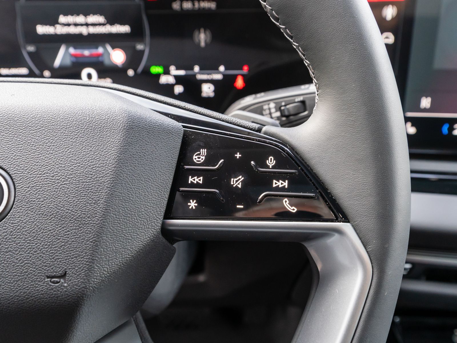 Fahrzeugabbildung Audi A6 Avant S line Edition One TDI quattro PANO AHK