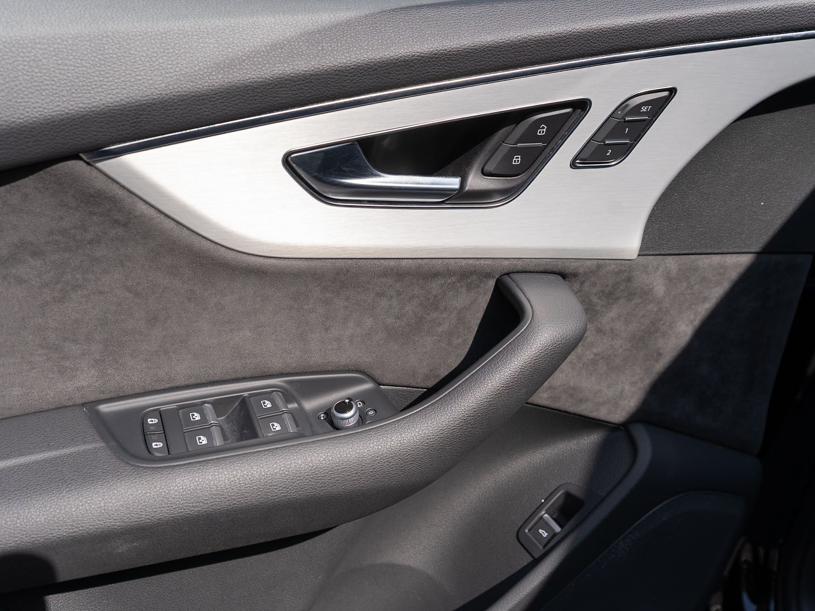 Fahrzeugabbildung Audi Q7 S line 45TDI quattro tiptronic Navi 360° AHK