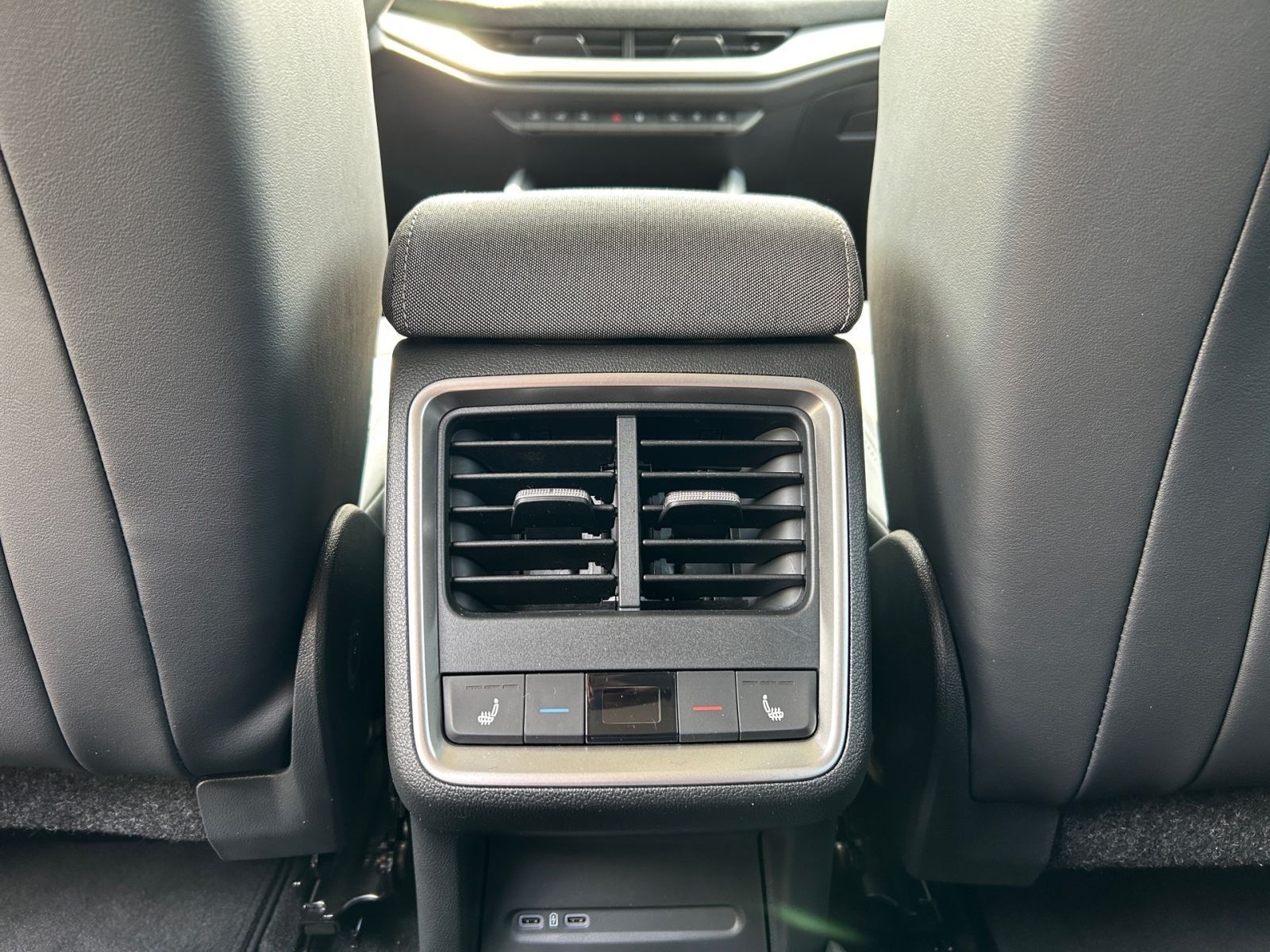 Fahrzeugabbildung SKODA Enyaq 60 204PS 20" ACC Kamera SHZ Matrix-LED AHK