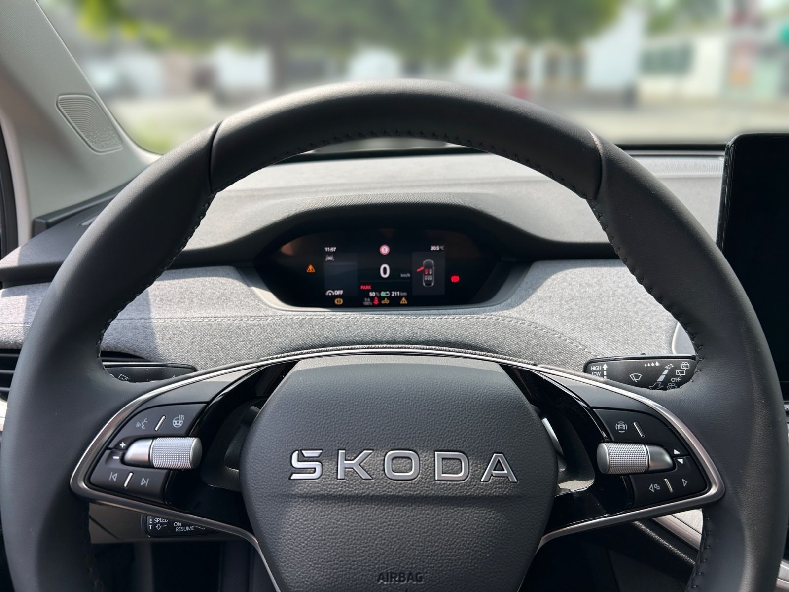 Fahrzeugabbildung SKODA Enyaq 60 204PS 20" ACC Kamera SHZ Matrix-LED AHK