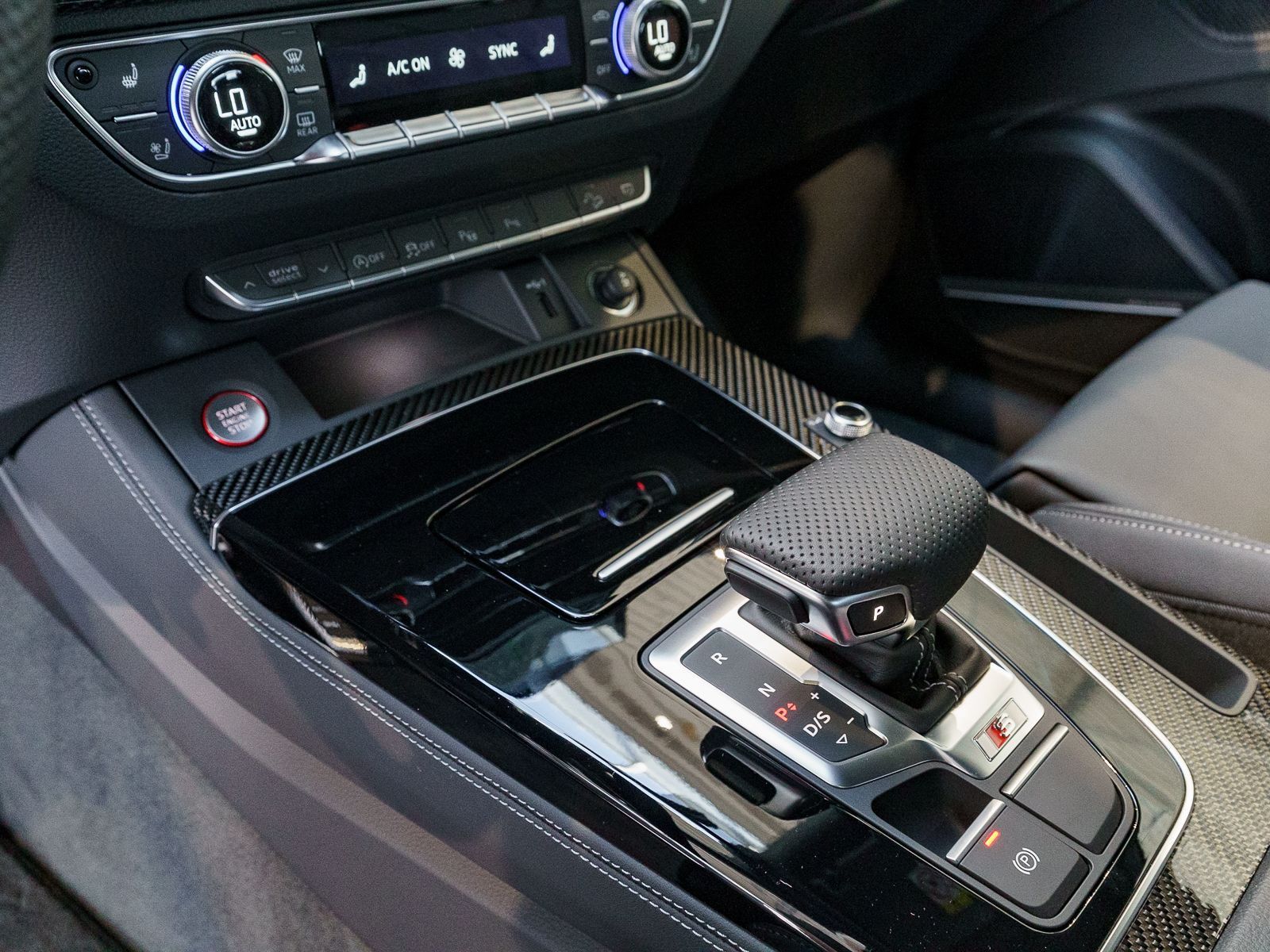 Fahrzeugabbildung Audi SQ5 TDI 251(341) kW(PS) tiptronic