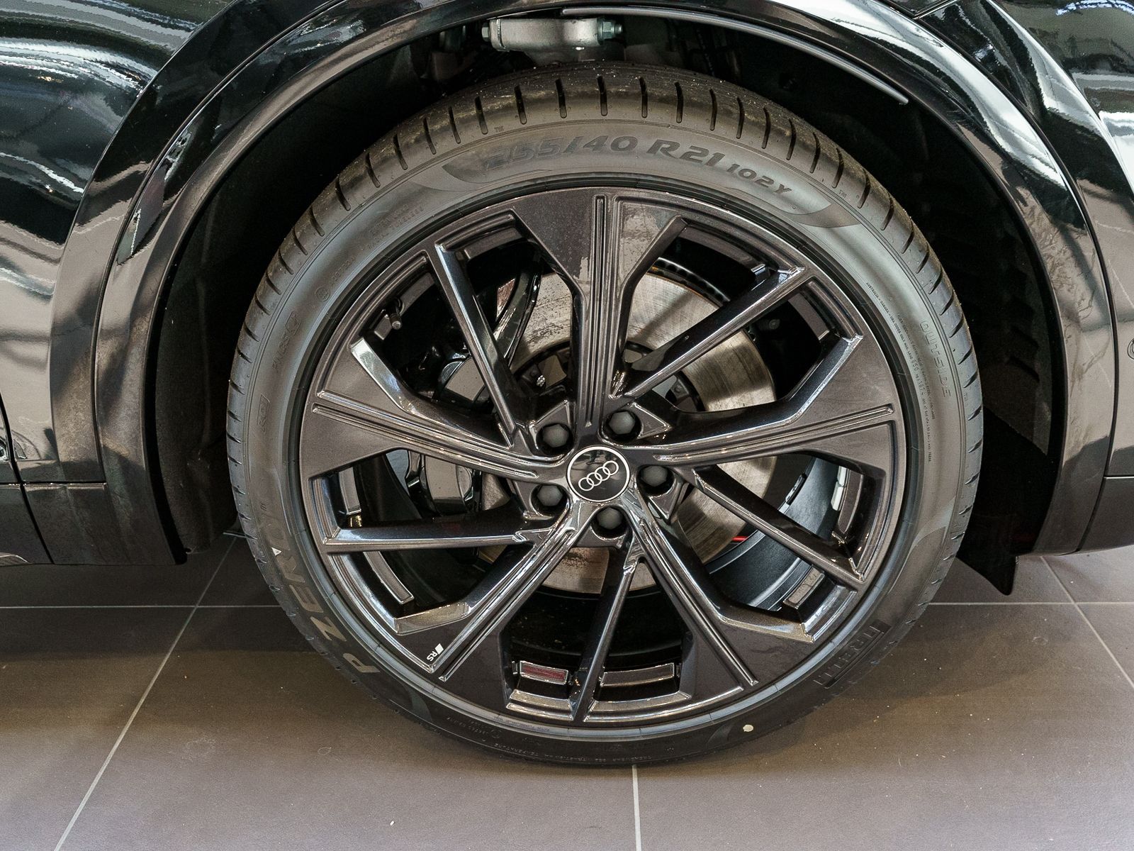 Fahrzeugabbildung Audi SQ5 TDI 251(341) kW(PS) tiptronic