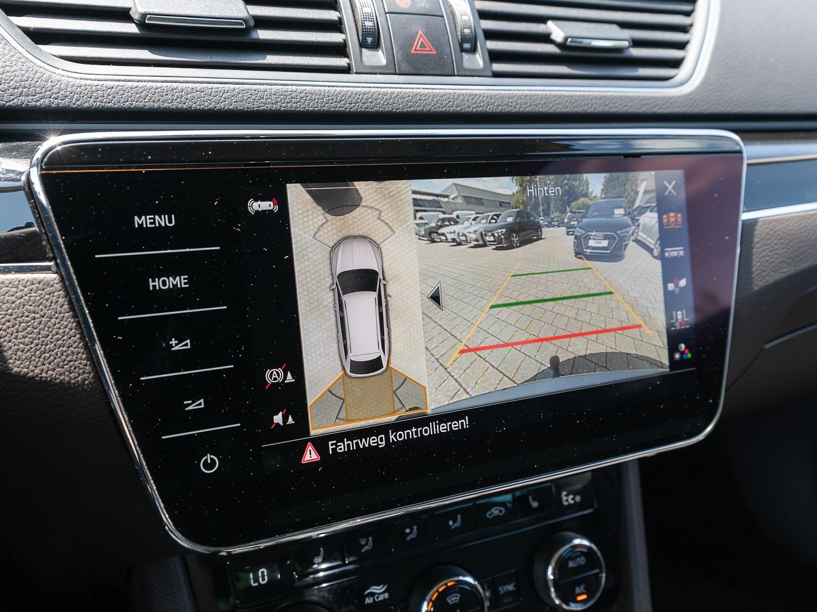 Fahrzeugabbildung SKODA Superb Combi iV L&K 1.4TSI LED Navi 360° ACC AHK