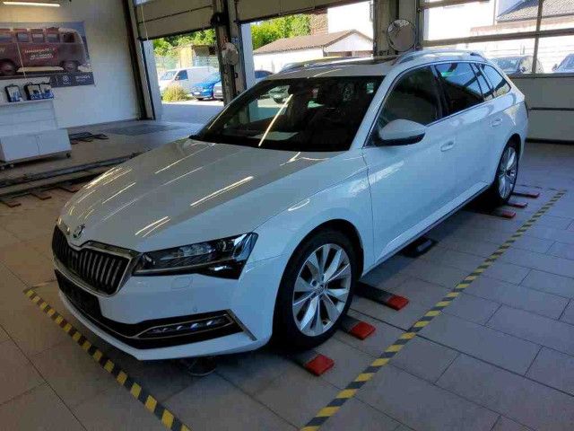 SKODA Superb Combi L&K 4x4 2.0 TDI DSG Pano AHK LEDER