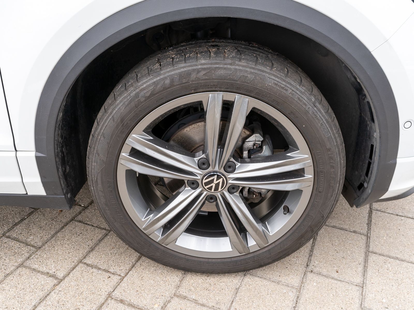 Fahrzeugabbildung Volkswagen T-Roc Cabriolet R-Line 1.5TSI DSG Navi ACC LEDER