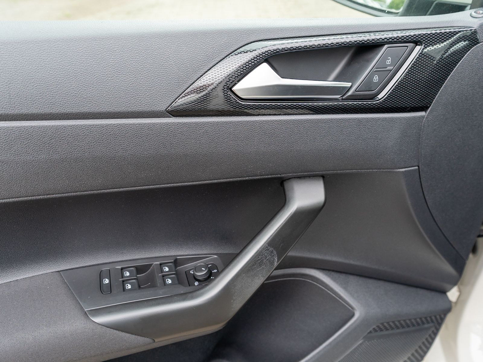 Fahrzeugabbildung Volkswagen Polo Life 1.0TSI DSG Navi LED ACC RFK SHZ PDC