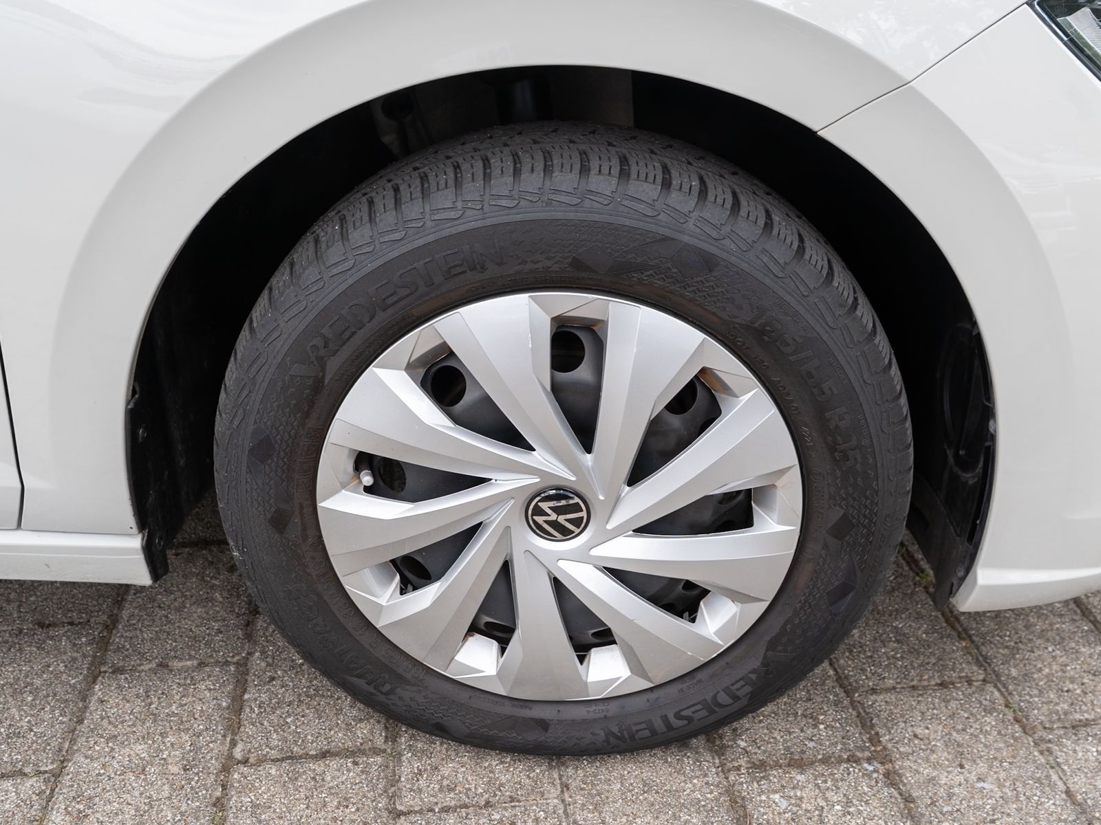 Fahrzeugabbildung Volkswagen Polo Life 1.0TSI DSG Navi LED ACC RFK SHZ PDC