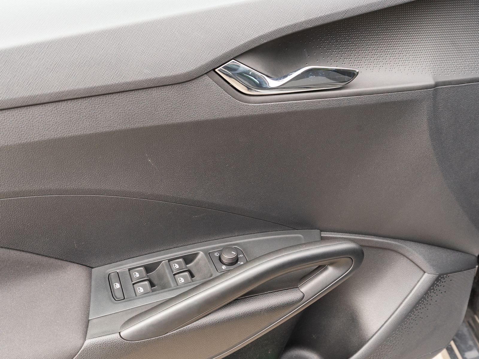 Fahrzeugabbildung SKODA Fabia Selection 1.0TSI DSG LED Navi PANO RFK VC