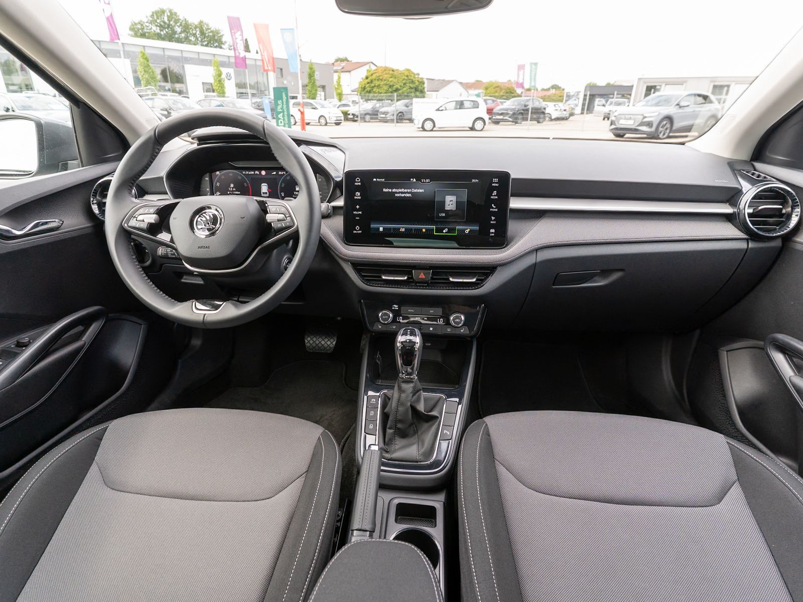 Fahrzeugabbildung SKODA Fabia Selection 1.0TSI DSG LED Navi PANO RFK VC