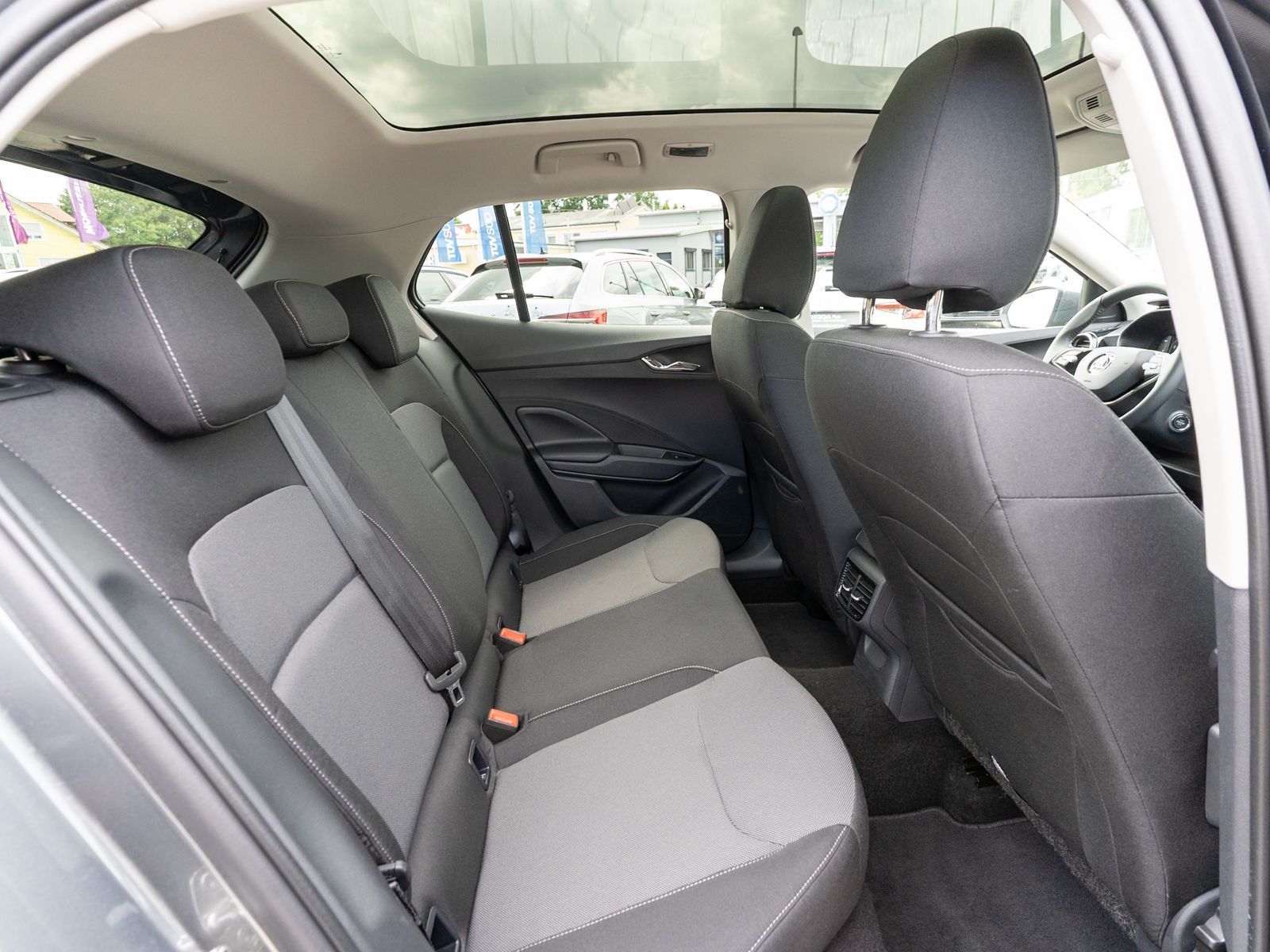 Fahrzeugabbildung SKODA Fabia Selection 1.0TSI DSG LED Navi PANO RFK VC