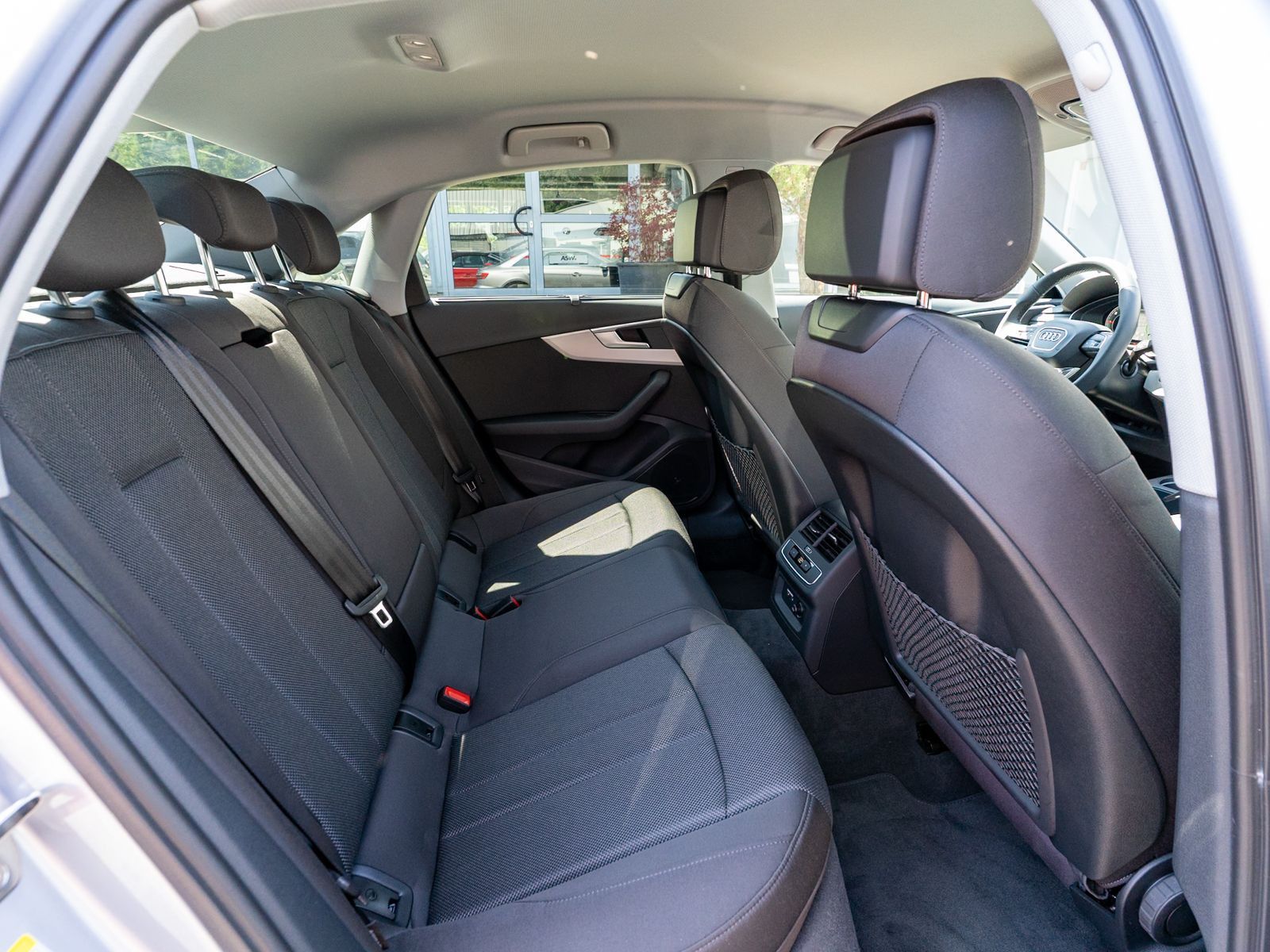 Fahrzeugabbildung Audi A4 Limousine 35TDI Stronic Navi LED ACC PDC SHZ