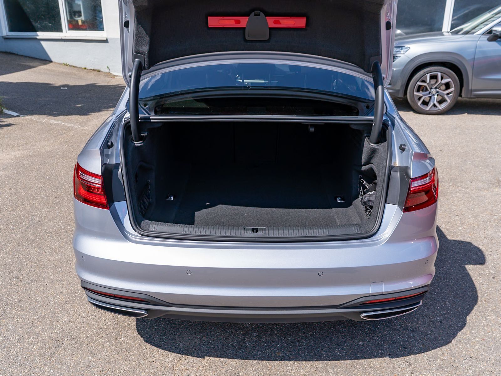 Fahrzeugabbildung Audi A4 Limousine 35TDI Stronic Navi LED ACC PDC SHZ