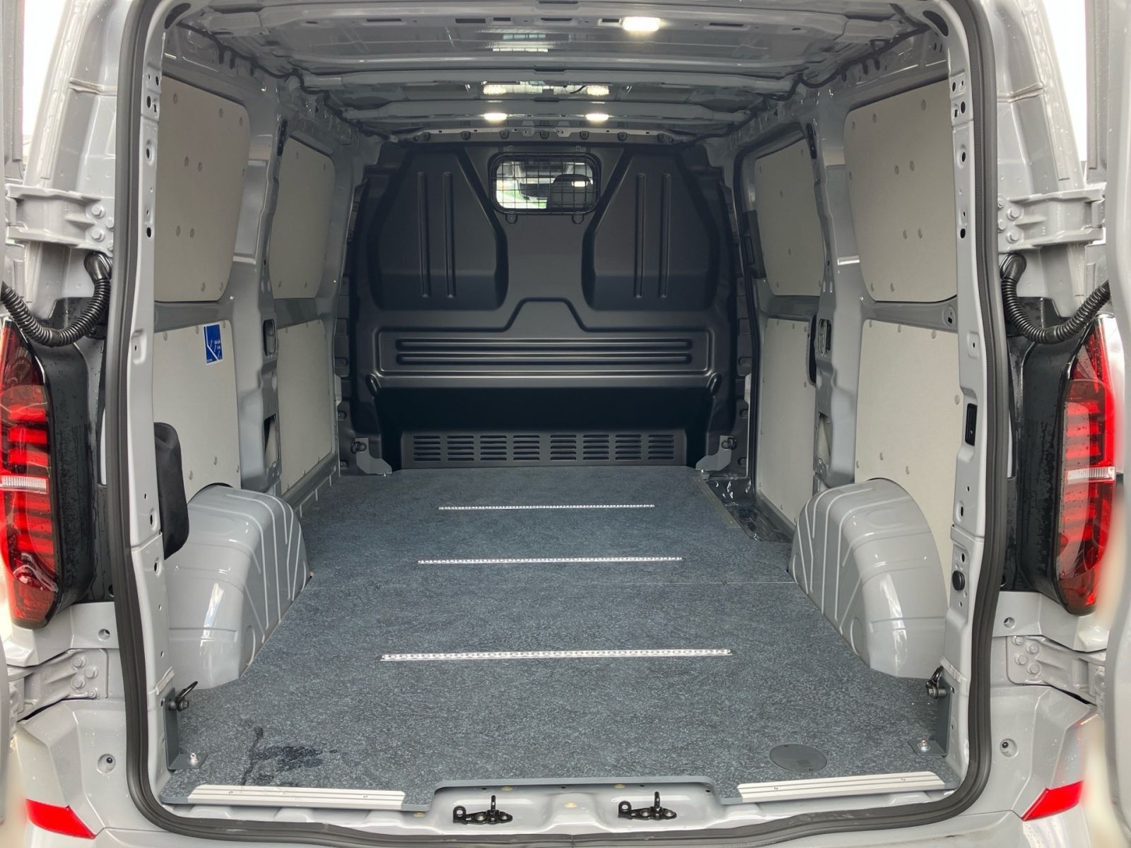 Fahrzeugabbildung Volkswagen Transporter Kasten 2,0 l 110 kW TDI 8-Ga ng Auto